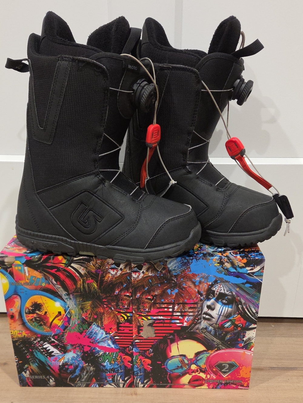 Burton Black Snowboard Boots Mens 7 Womens 9